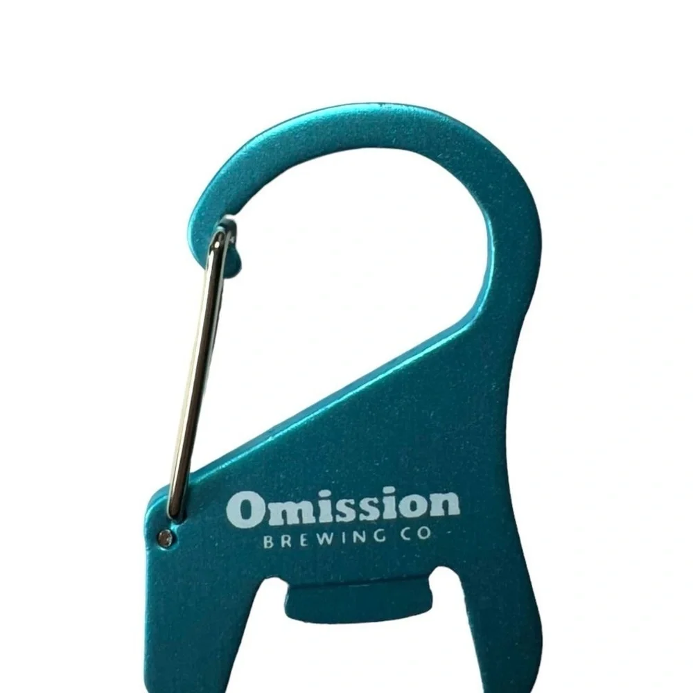 Omission‎ Brewing Co Blue Metal Carabiner Clip Keychain Bottle Opener Keychain